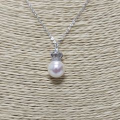 Dây Chuyền Mặt Ngọc Trai Tự Nhiên Hạt Trắng Tròn 10-11mm Mặt Vương Miện Sang Trọng MADAME HIEN PEARLS MT032