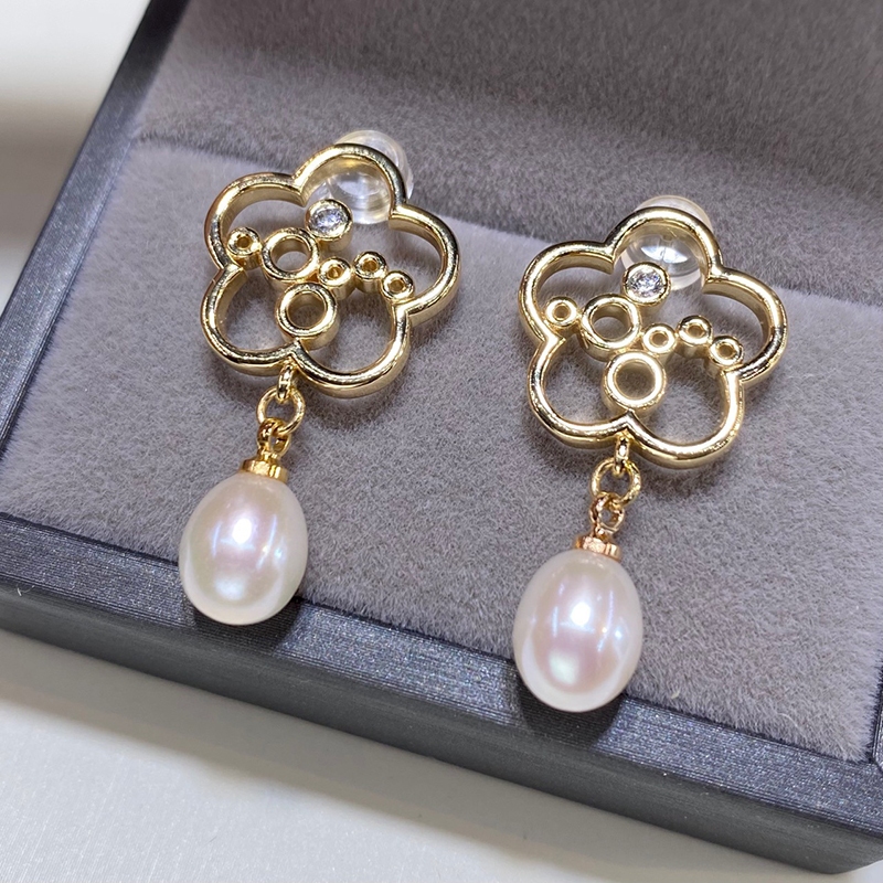 Bông Tai Ngọc Trai Tự Nhiên MADAME HIEN PEARLS Tua Rua Mặt Hoa Hồng Đáng Yêu BTG052