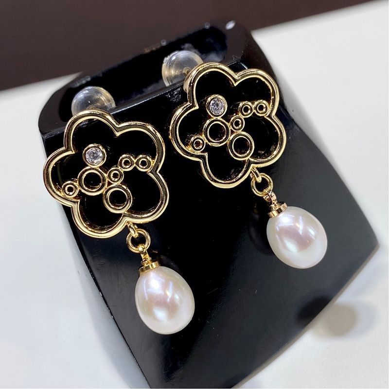 Bông Tai Ngọc Trai Tự Nhiên MADAME HIEN PEARLS Tua Rua Mặt Hoa Hồng Đáng Yêu BTG052