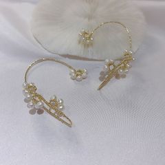 Bông Tai Ngọc Trai Tự Nhiên Vườn Hoa Kiểu Đeo Choàng Vành Tai Lạ Mắt 1 Chiếc MADAME HIEN PEARLS Nữ Tính BTT122