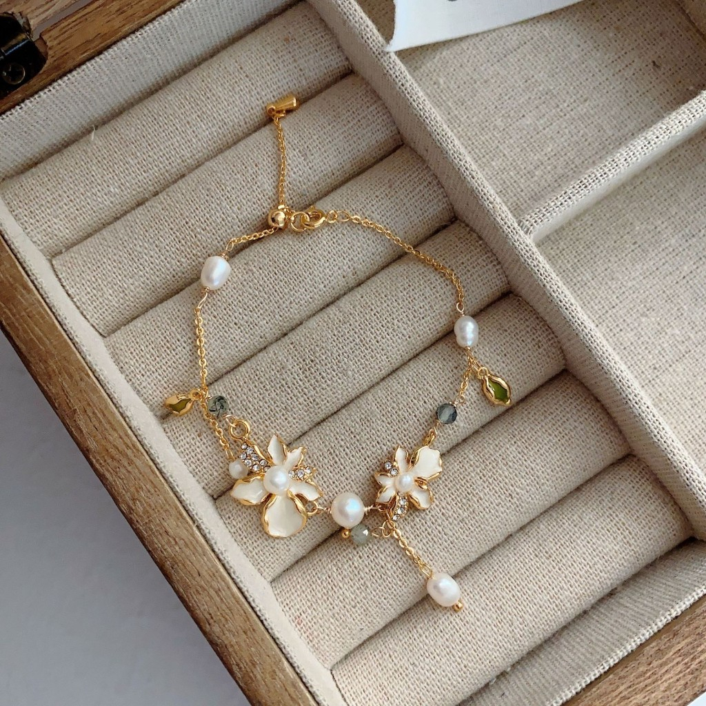 Vòng Tay Ngọc Trai Hạt Gạo Vườn Hoa Tranh Sơn Dầu Cổ Điển Điệu Đà Lạ Mắt MADAME HIEN PEARLS Cho Nữ VTG047