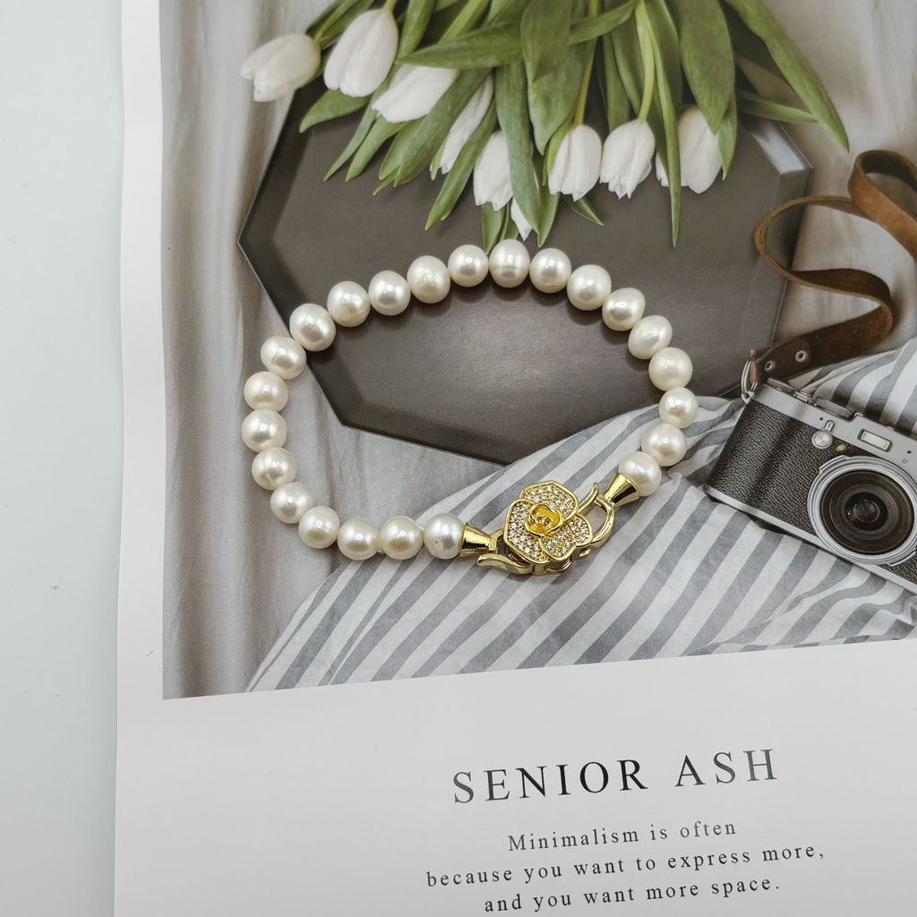 Vòng Tay Ngọc Trai Khoá Hoa Hồng Sang Trọng Quý Phái MADAME HIEN PEARLS VTT043