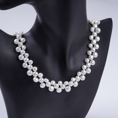 Bộ Set Ngọc Trai Gồm Vòng cổ và Vòng Tay Hạt Nụ Tự Nhiên Dây 3 Hàng Nút Cao Cấp MADAME HIEN PEARLS SCN001