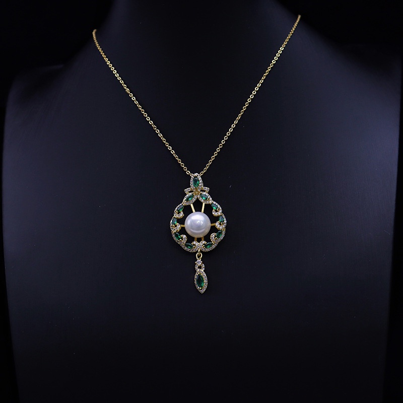 Vòng cổ Đính Ngọc Trai Khung Chạm Khắc Sắc Sảo Phong Cách Cổ Điển Sang Trọng Quý Phái MADAME HIEN PEARL MN044