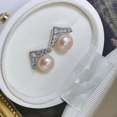 Bông Tai Ngọc trai Kim Bạc Ý s925 Dáng V Đính Đá Quý Cao Cấp Unisex Nam Nữ MADAME HIEN PEARLS BTN115