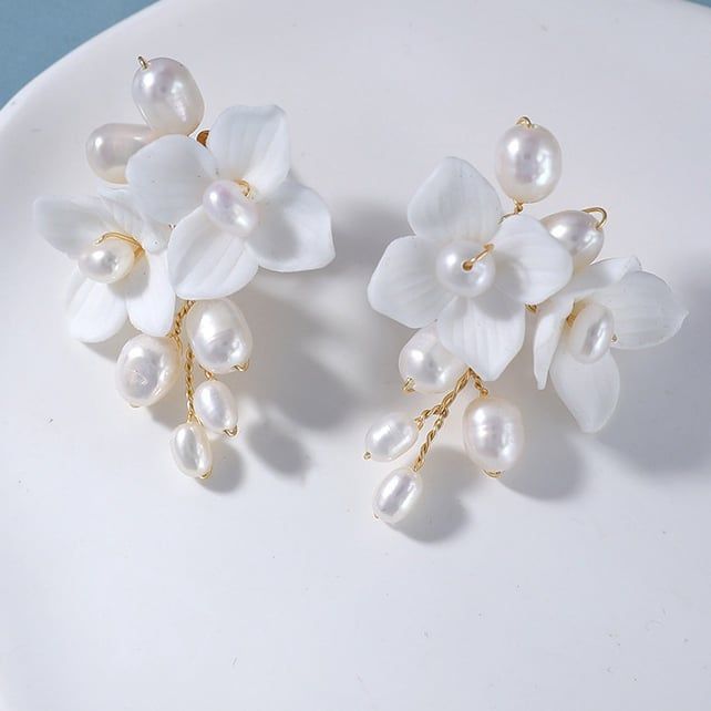 Bông Tai Ngọc Trai Tự Nhiên Cành Hoa Gốm Trắng Đính Ngọc Trai Tự Nhiên Sang Trọng MADAME HIEN PEARLS Cho Nữ BTG136