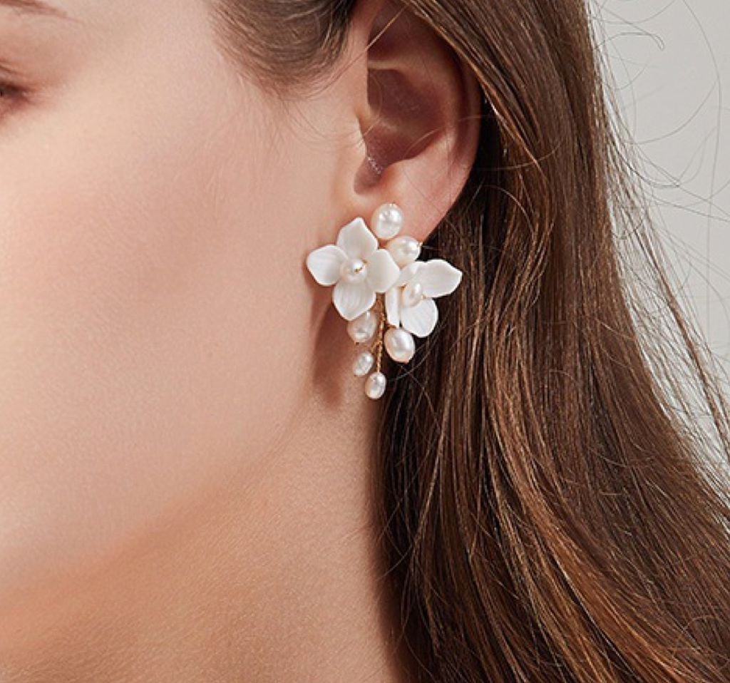 Bông Tai Ngọc Trai Tự Nhiên Cành Hoa Gốm Trắng Đính Ngọc Trai Tự Nhiên Sang Trọng MADAME HIEN PEARLS Cho Nữ BTG136