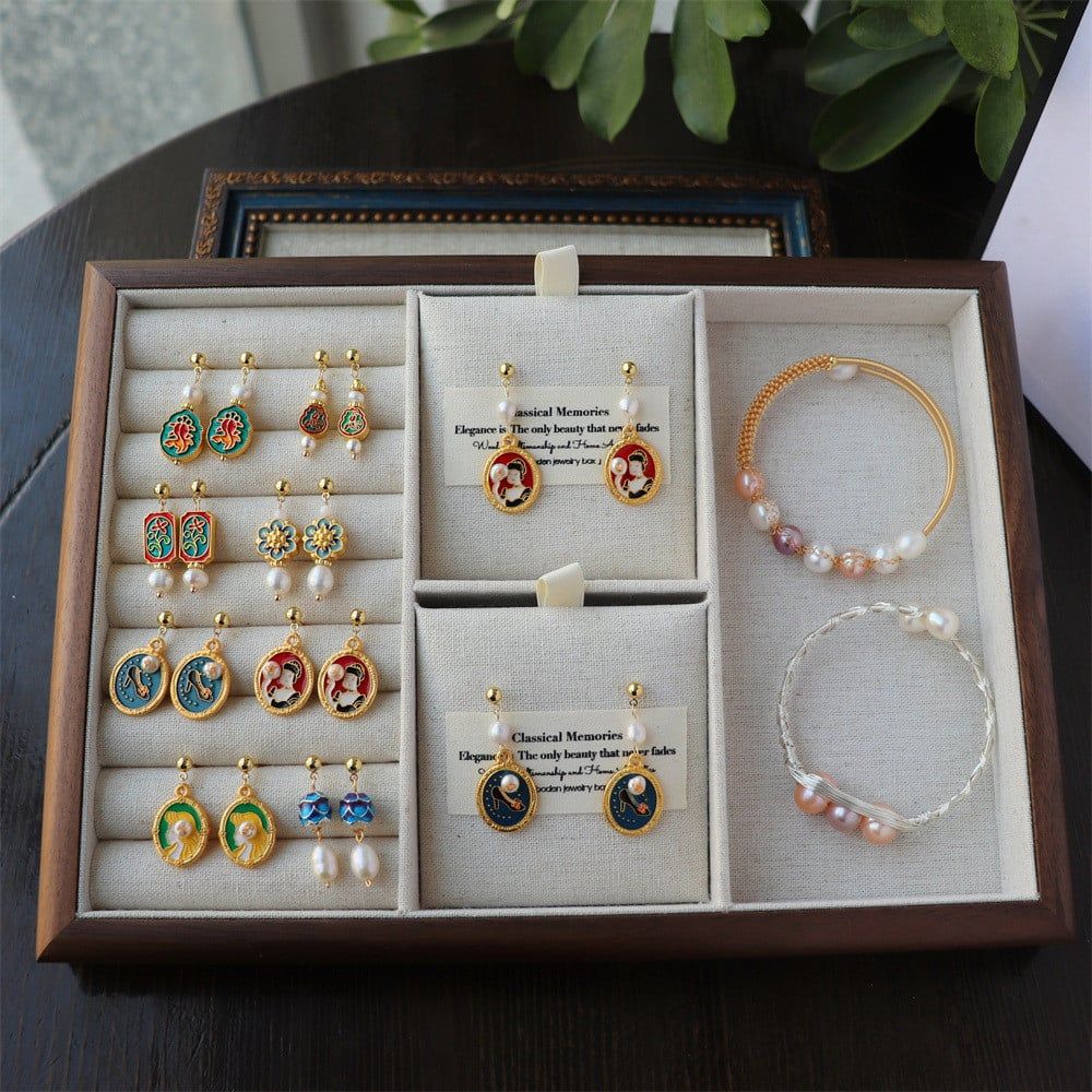 Bông Tai Ngọc Trai Tự Nhiên Tua Rua 2 Mặt Gót Giày Và Nữ Hoàng Cổ Điển Sang Trọng MADAME HIEN PEARLS BTG145