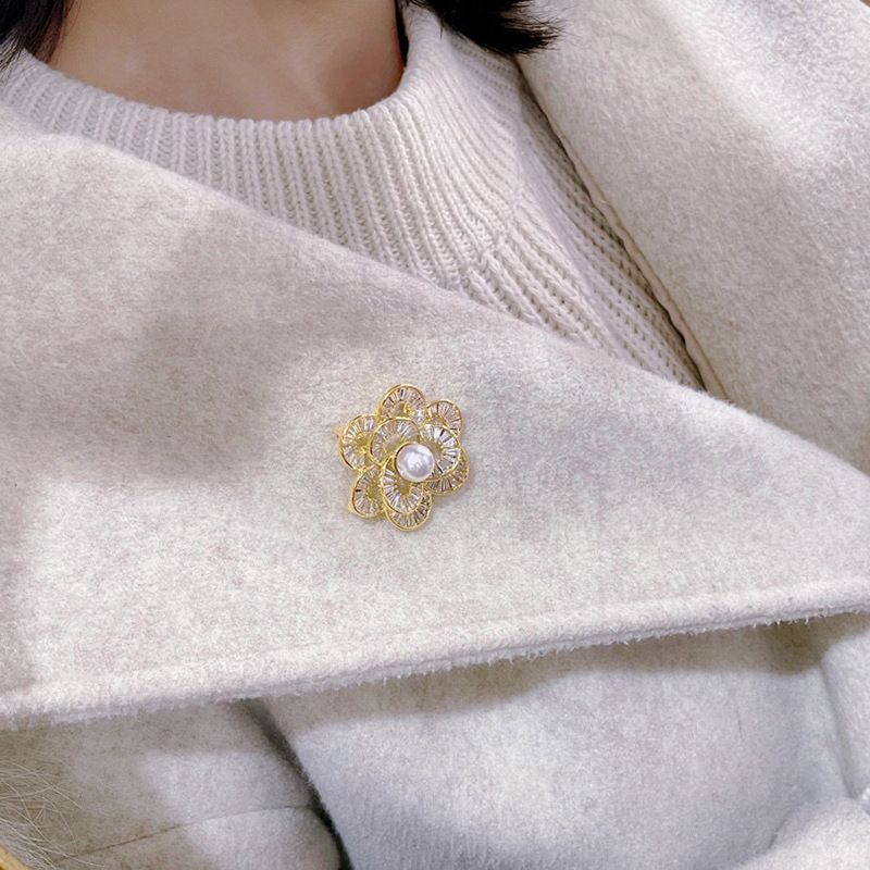 Trâm Cài Áo Dạng Ghim Hình Bông Hoa Hồng Hạt Ngọc Trai Đen Tự Nhiên MADAME HIEN PEARLS PKC025