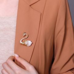 Trâm Cài Ngọc Trai Nước Ngọt Dáng Swan Thiên Nga Baroque Thanh Lịch MADAME HIEN PEARLS PKC016