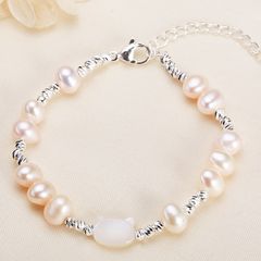 Vòng Tay Ngọc Trai Nước Ngọt Phong Cách Mèo Xà Cừ Trắng Dễ Thương MADAME HIEN PEARLS VTT031
