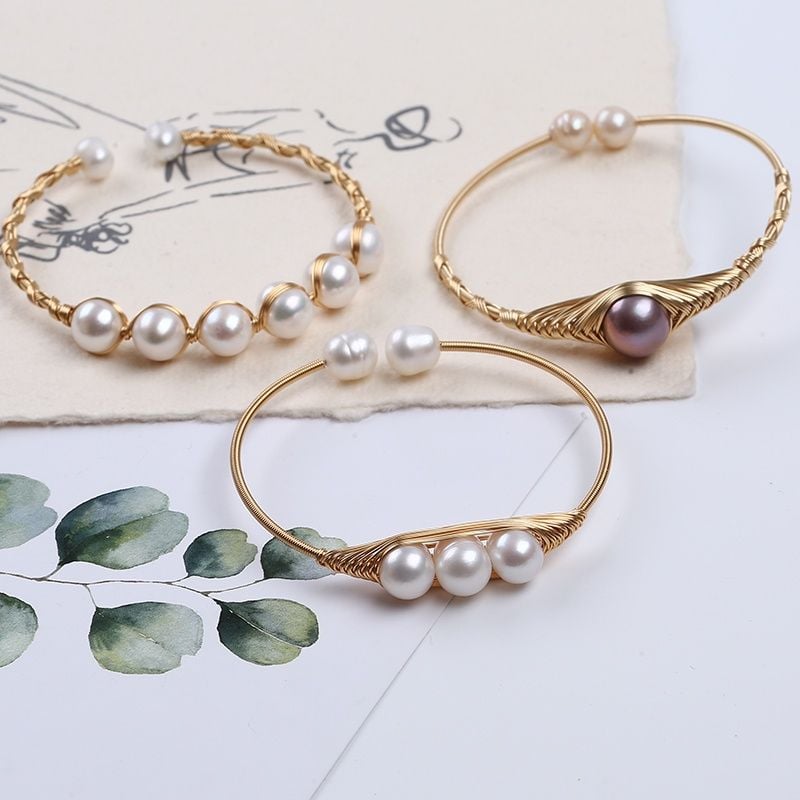 Vòng Tay Ngọc Trai Tự Nhiên Dạng Còng Cứng Mặt Đính 6 Hạt Ngọc Trai MADAME HIEN PEARLS VTT085