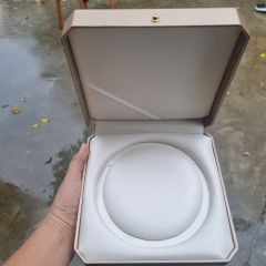 Hộp Trang Sức Vòng Cổ Da PU Xén Góc Cao Cấp 19cm*19cm*4,5cm PKG014