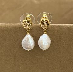 Bông tai Mặt Kim Sáng Tạo Tua Rua Hạt Ngọc Trai Dị Baroque MADAME HIEN PEARLS Thời Trang Cao Cấp BTB081