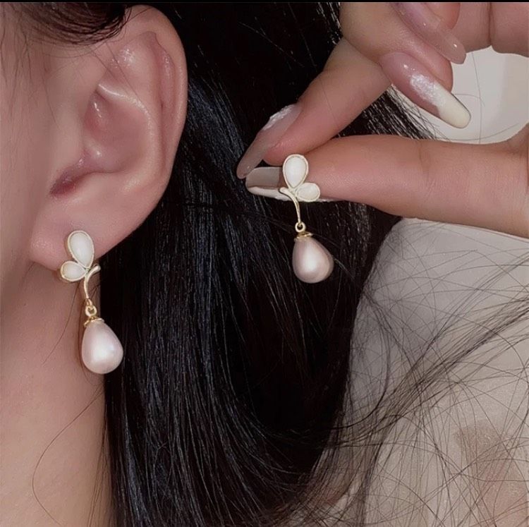 Bông Tai Bạc Ngọc Trai Nước Ngọt Tự Nhiên Sang Trọng Dáng Bướm Fritillaria BTG034