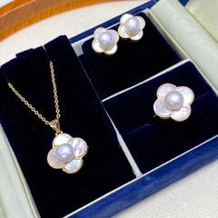 Bộ Set Ngọc Trai Vòng cổ + Nhẫn + Bông Tai Bộ Trang Sức Ngọc Trai Tự Nhiên Mặt Cỏ 4 Lá Trắng Xà Cừ Viền Vàng MADAME HIEN PEARLS SPS091