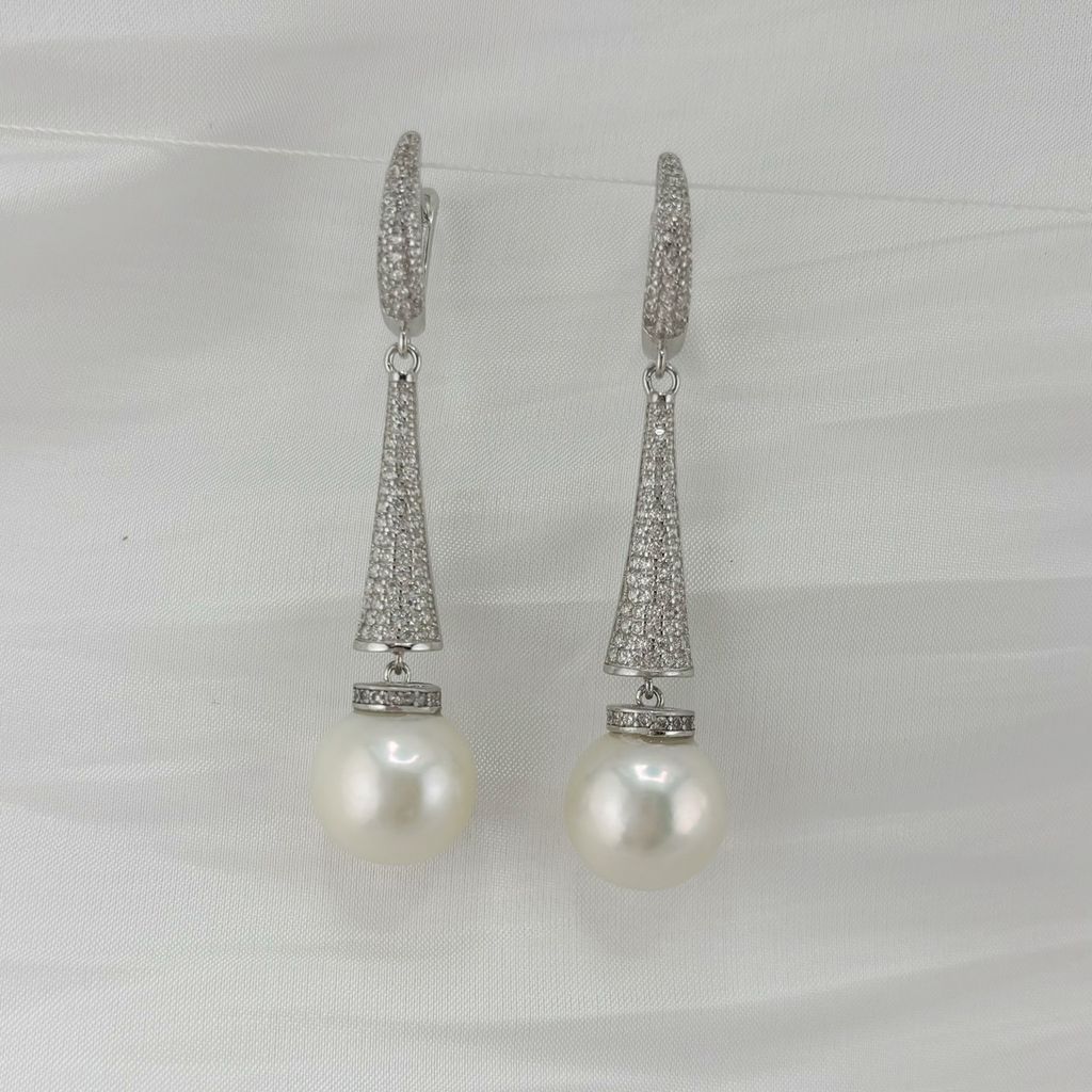 Bông Tai Ngọc Trai Phối Chuôi Bạc Dài Móc Câu Có Khoá Đính Pha Lê Lấp Lánh MADAME HIEN PEARLS Bông Tai Thiết Kế Cao Cấp BTT077