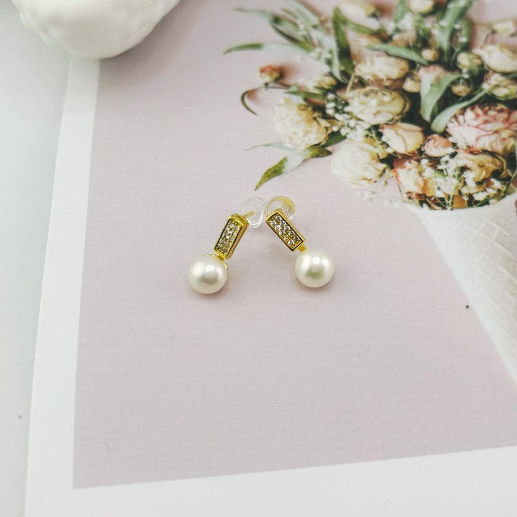 Bông Tai Ngọc Trai Tự Nhiên Mặt Thanh Đơn Giản Đính 10 Hạt Đá Quý MADAME HIEN PEARLS BTN134
