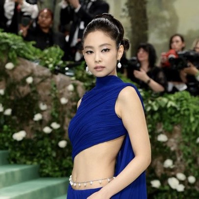 Bông Tai Phong Cách Jennie Blackpink Tại Met Gala 2024 Đang Khuynh Đảo MXH - 10A BTB043A