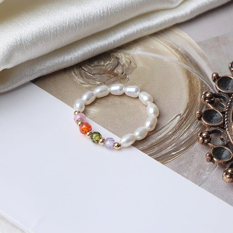 Nhẫn Chuỗi Ngọc Trai Gạo Nhí Tự Nhiên Mặt Đính Pha Lê Sắc Màu Đáng Yêu MADAME HIEN PEARLS Cho Nữ NG015
