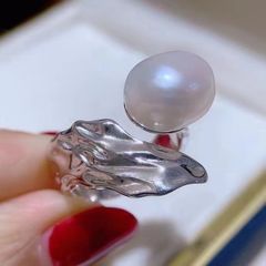 Nhẫn Ngọc Trai Tự Nhiên Khung Sóng Kim Loại Cá Tính Thời Trang Nam Nữ MADAME HIEN PEARLS NN078