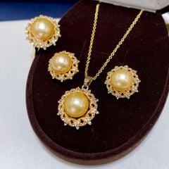 Bộ Set Ngọc Trai Vòng Cổ, Nhẫn và Bông Tai Bộ Trang Sức Ngọc Trai Màu Vàng Tự Nhiên Mặt Khảm Hoa Đính Đá Quý MADAME HIEN PEARLS