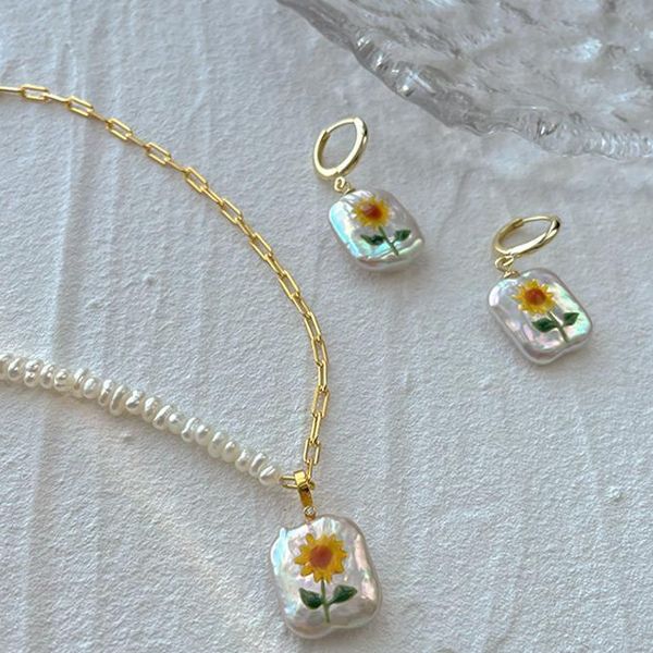 Dây Chuyền Mặt Ngọc Trai Baroque Hình Học Chữ Nhật Tranh Sơn Dầu Hoa Hướng Dương MADAME HIEN PEARLS Cho Nữ MB038