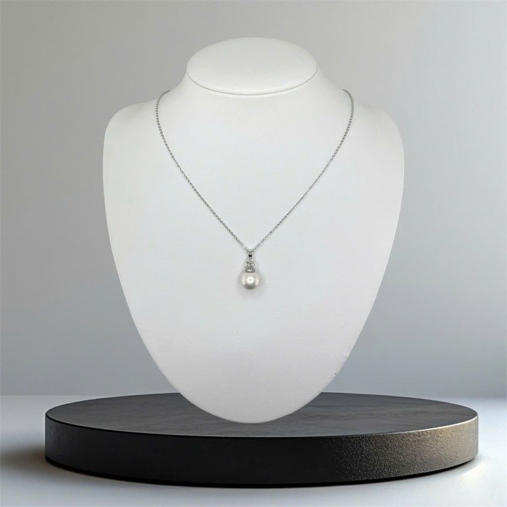 Dây Chuyền Mặt Ngọc Trai Tự Nhiên Hạt Trắng Tròn 10-11mm Mặt Vương Miện Sang Trọng MADAME HIEN PEARLS MT032