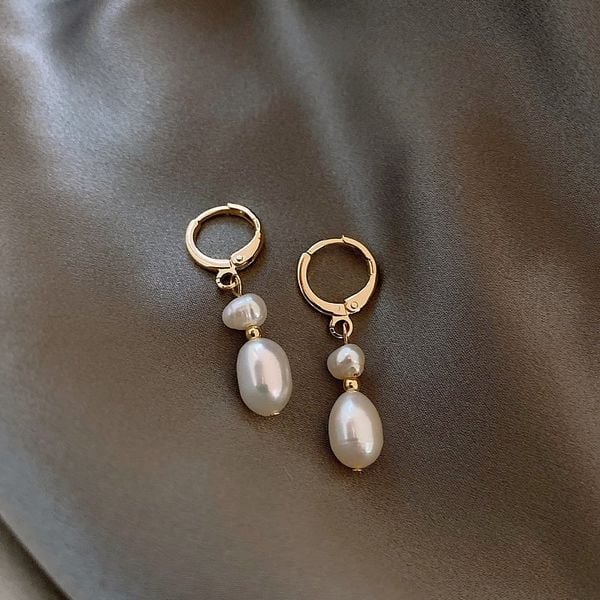 Bông Tai Đính 2 Hạt Ngọc Trai Tự Nhiên To Nhỏ Dáng Giọt Nước Khoá Vòng Tròn Dễ Thương MADAME HIEN PEARLS Cho Nữ BTG047B