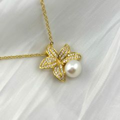 Mặt Dây Chuyền Vòng Cổ Ngọc Trai Tự Nhiên Hoa Ly Khung Vàng  Đính Đá Zircon MADAME HIEN PEARLS Cho Nữ MN051