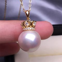 Dây Chuyền Mặt Ngọc Trai Tự Nhiên Hạt Trắng Tròn 10-11mm Mặt Vương Miện Sang Trọng MADAME HIEN PEARLS MT032