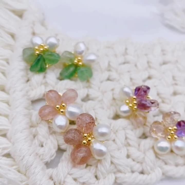 Bông Tai Ngọc Trai Tự Nhiên Dáng Hoa Đào 5 Cánh Phối Đá Thạch Anh Tự Nhiên MADAME HIEN PEARLS Cho Nữ BTG100