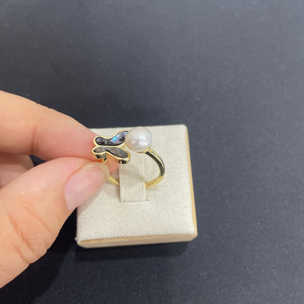 Nhẫn Ngọc Trai Tự Nhiên Mặt Bướm Xà Cừ Vỏ Bầu Ngư Điệu Đà Nữ Tính MADAME HIEN PEARLS NN087
