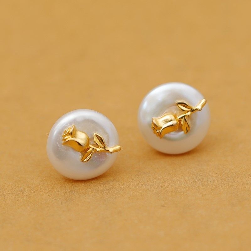 Bông Tai Ngọc Trai Baroque Tự Nhiên Dạng Nút Đính Hoa Đồng Mạ Vàng Sang Trọng, Quý Phái BTB041