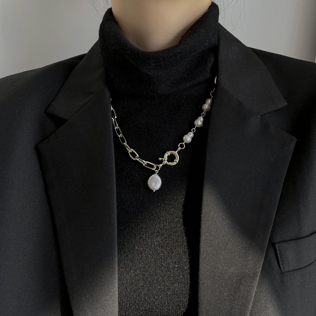 Vòng Cổ Ngọc Trai Baroque Tự Nhiên Phối Dây Chuyền Và Mặt Ngọc Trai Baroque Tròn Trăng MADAME HIEN PEARLS CB023