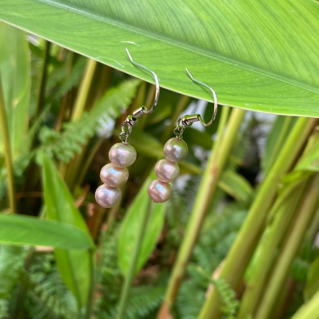 Bông Tai Móc Bạc 3 Hạt Ngọc Trai Nước Ngọt Tự Nhiên 7-8mm MADAME HIEN PEARLS BTT029