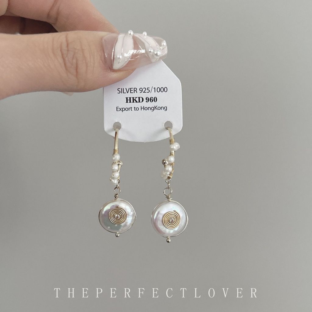 Bông Tai Ngọc Trai Baroque Khung C Đính Ngọc Trai Baroque Dáng Đồng Xu MADAME HIEN PEARLS Thời Trang RUNWAY BTB097