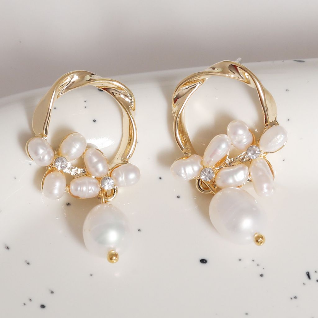 Bông Tai Ngọc Trai Baroque Tự Nhiên Vòng Tròn Mặt Hoa Kiểu Dáng Độc Lạ Cá Tính RUNWAY BTB035