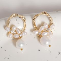 Bông Tai Ngọc Trai Baroque Tự Nhiên Vòng Tròn Mặt Hoa Kiểu Dáng Độc Lạ Cá Tính RUNWAY BTB035