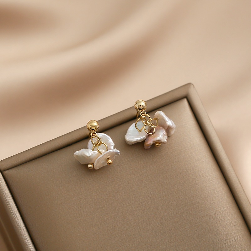 Bông Tai Kim Bạc 925 Đính Ngọc Trai Dáng Hoa Không Đều Baroque MADAME HIEN PEARLS Cho Nữ BTB030