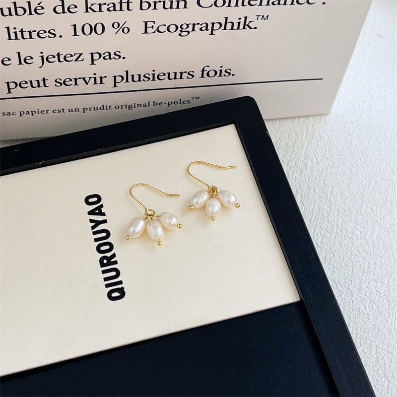 Bông Tai Ngọc Trai Tự Nhiên Tua Rua 3 Hạt Nhỏ Tinh Tế 5-6mm MADAME HIEN PEARLS Cho Nữ BTG101