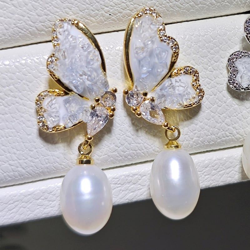 Bông Tai Tua Rua Ngọc Trai Tự Nhiên Mặt Bướm Bay Xà Cừ Pha Lê MADAME HIEN PEARLS Cho Nữ BTG109