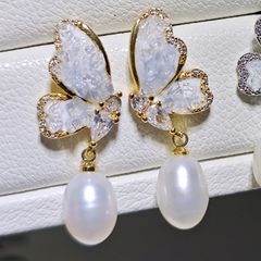 Bông Tai Tua Rua Ngọc Trai Tự Nhiên Mặt Bướm Bay Xà Cừ Pha Lê MADAME HIEN PEARLS Cho Nữ BTG109