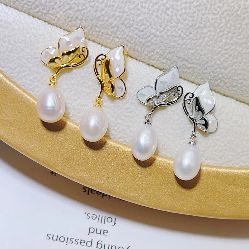 Bông tay Kim Bạc S925 Đính Ngọc Trai Tự Nhiên Cánh Bướm Xà Cừ MADAME HIEN PEARLS BTG037