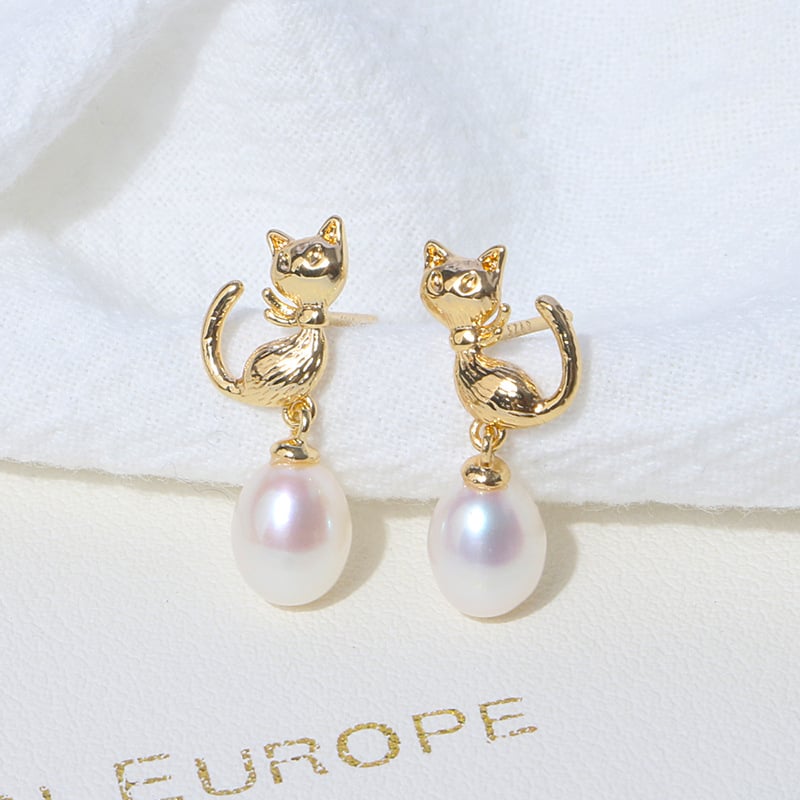 Bông Tai Bạc s925 Mạ Vàng 14K Hình Mèo Đính Ngọc Trai MADAME HIEN PEARLS BTG054