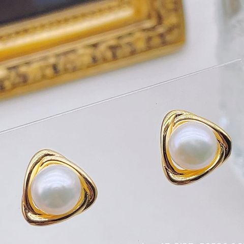 Bông Tai Ngọc Trai Tự Nhiên Hình Học Tam Giác Dễ Thương MADAME HIEN PEARLS