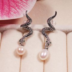 Bông Tai Bạc Ngọc Trai Tự Nhiên Vintage Dáng Rắn MADAME HIEN PEARLS BTG085