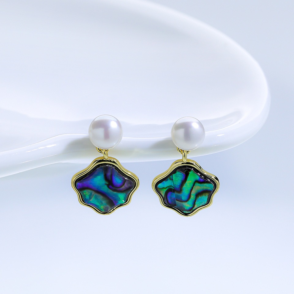 Bông Tai Ngọc Trai Nước Ngọt Sò Biển Mặt Xanh Xà Cừ Bàu Ngư MADAME HIEN PEARLS Cho Nữ BTN001