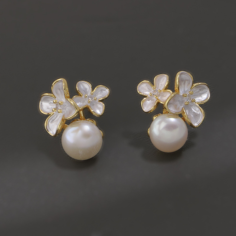 Bông Tai Ngọc Trai Tự Nhiên Khung Hoa Trà Lớn Nhỏ Sang Trọng MADAME HIEN PEARLS BTN052TR