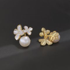 Bông Tai Ngọc Trai Tự Nhiên Khung Hoa Trà Lớn Nhỏ Sang Trọng MADAME HIEN PEARLS BTN052TR